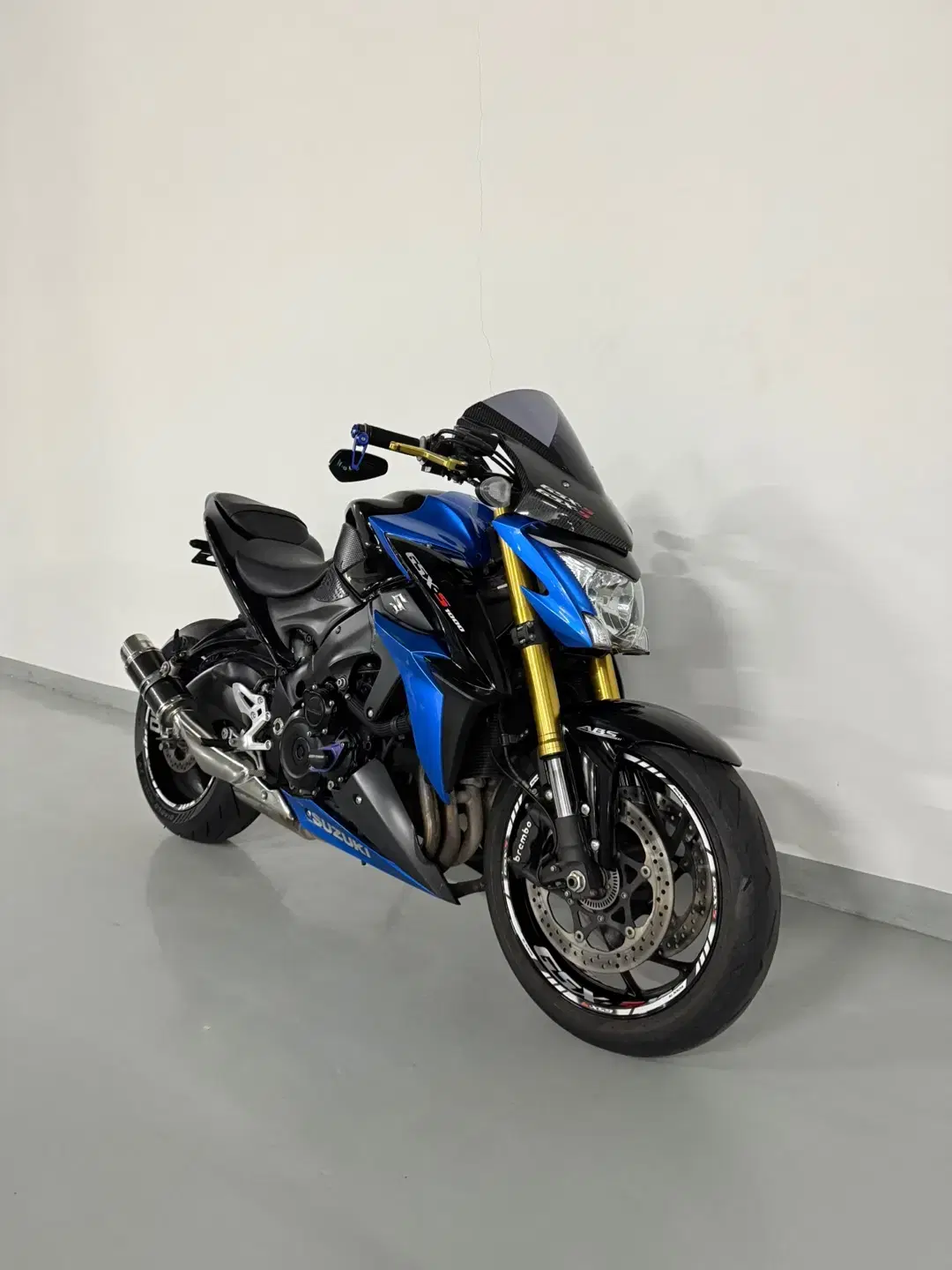 18년식 스즈키 GSX-S1000 신차컨디션 판매합니다.